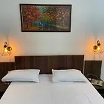 Peaceful Huts Serviced Apartments