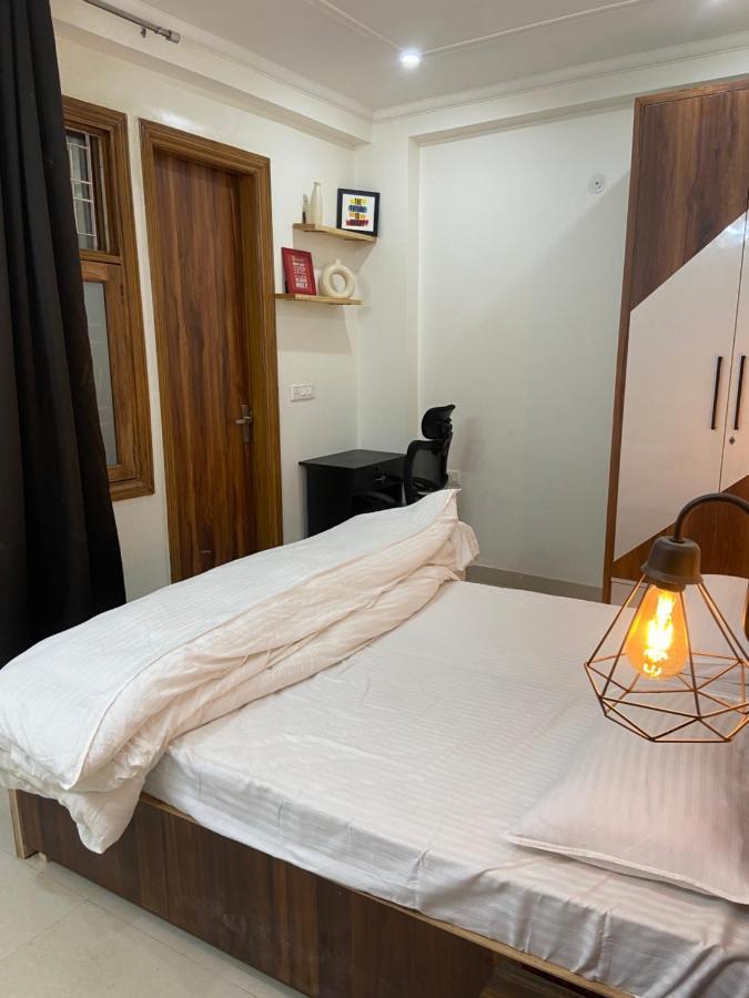Peaceful Huts Serviced * New Delhi