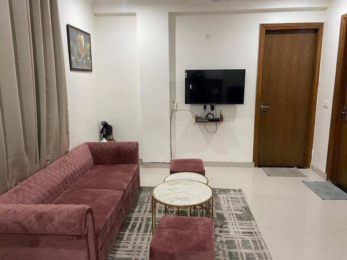 Peaceful Huts Serviced * New Delhi